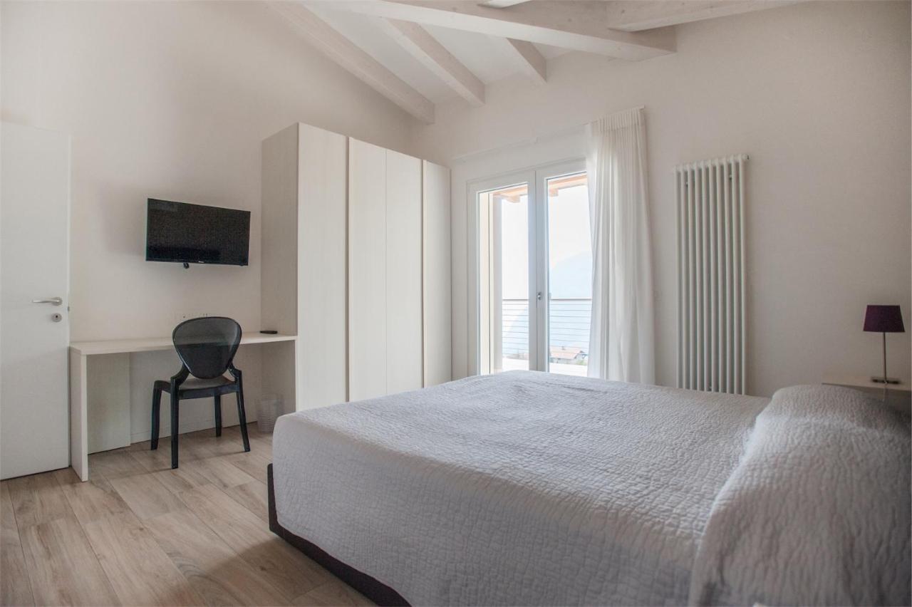 Terrazze Sul Garda Aparthotel Tenno Exterior photo