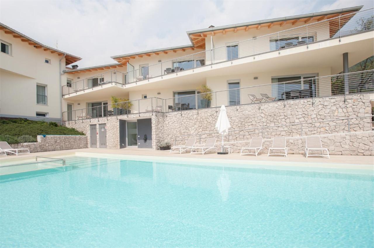 Terrazze Sul Garda Aparthotel Tenno Exterior photo